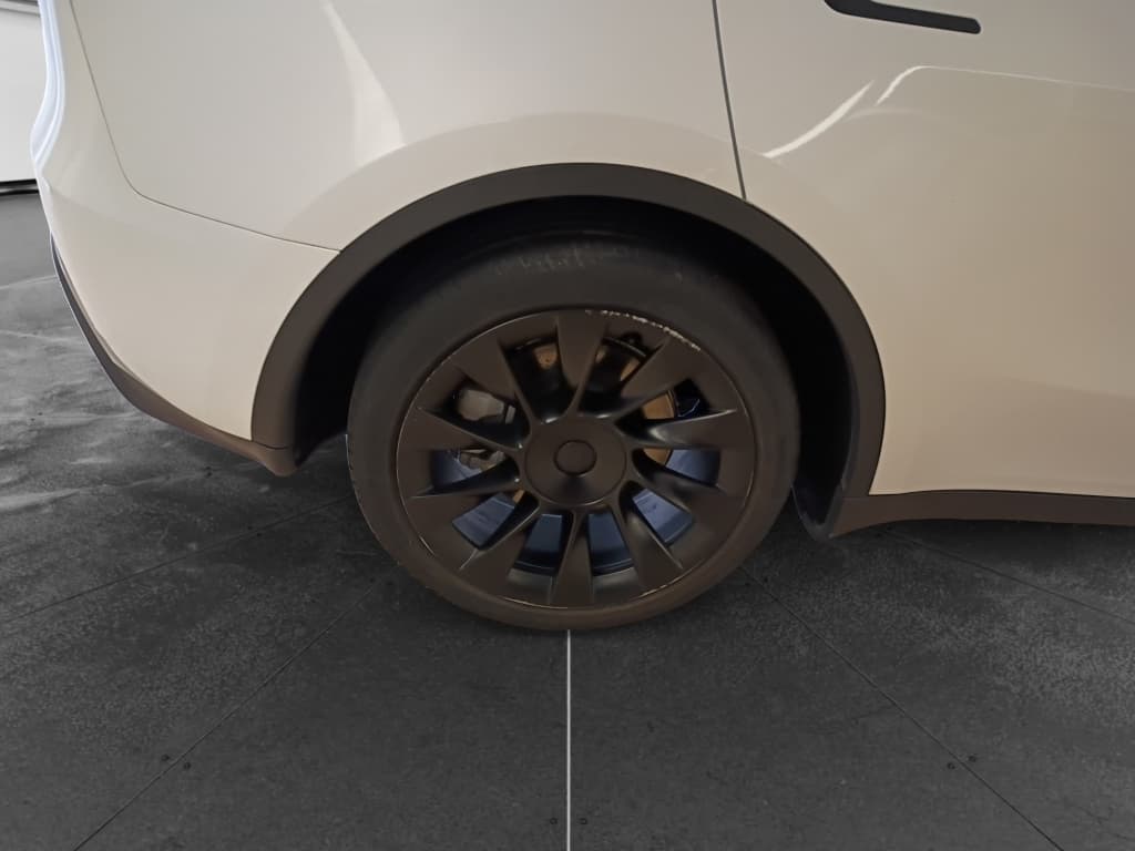 2023 Tesla Model Y view 7