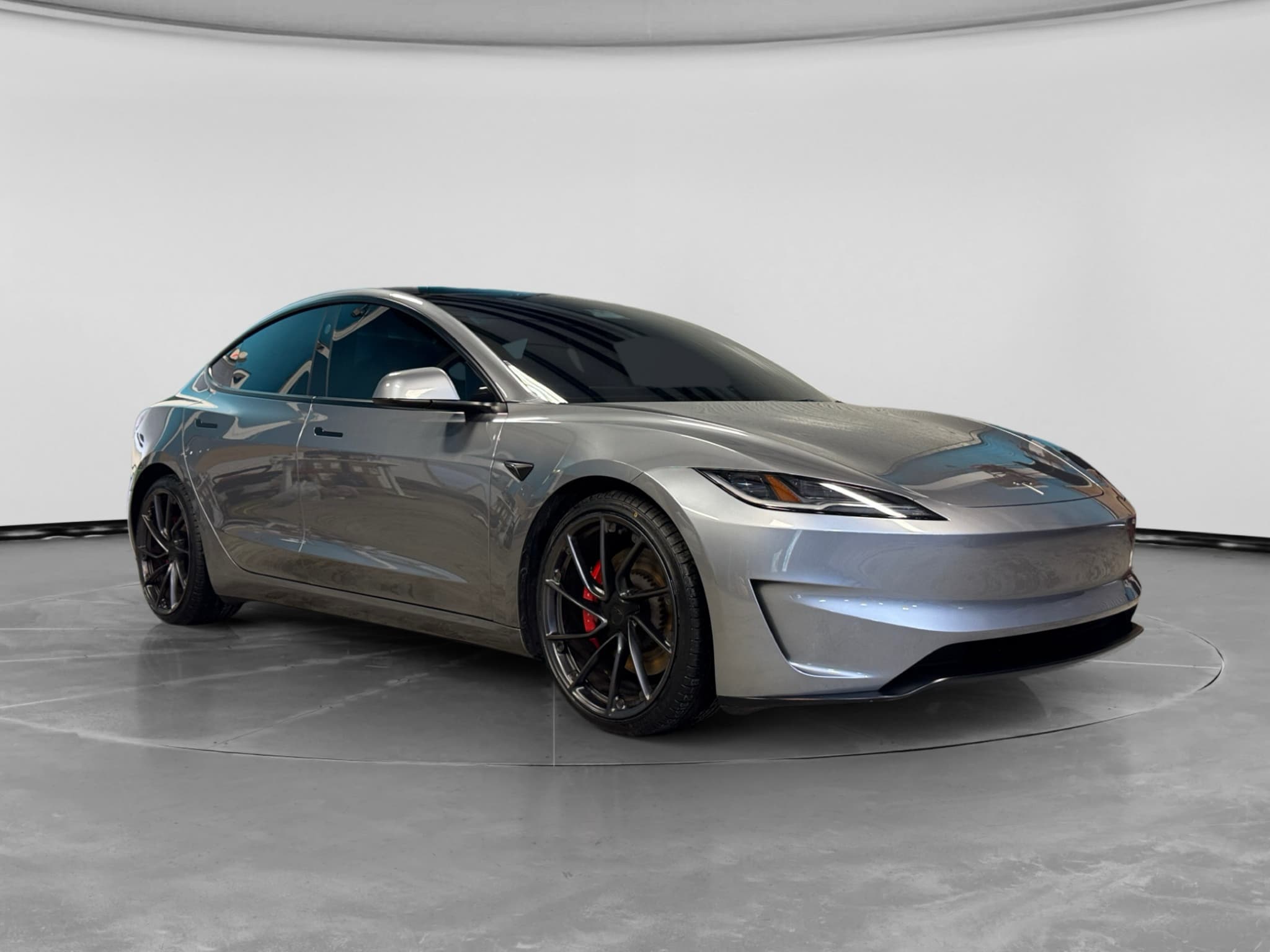 2024 Tesla Model 3 view 4