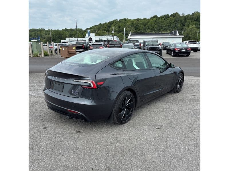 2024 Tesla Model 3 view 3