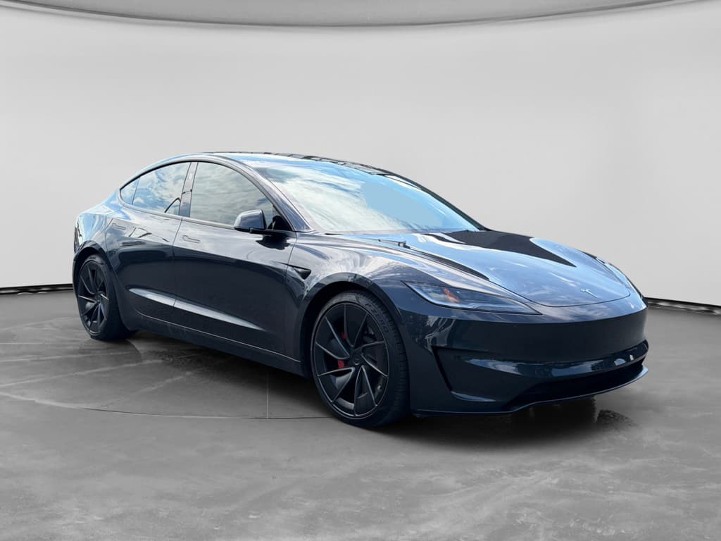 2024 Tesla Model 3 view 4