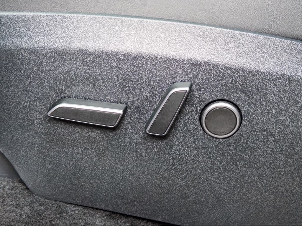 2023 Tesla Model Y view 6