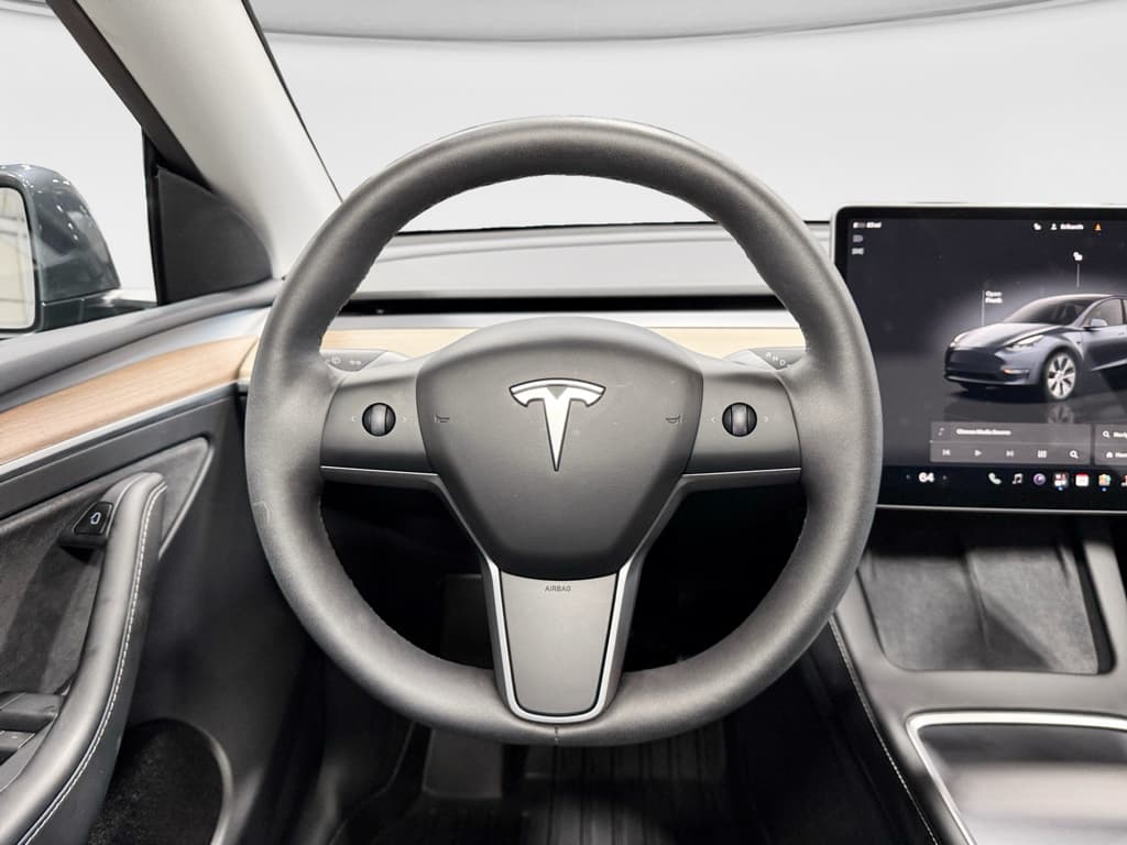 2023 Tesla Model Y view 7