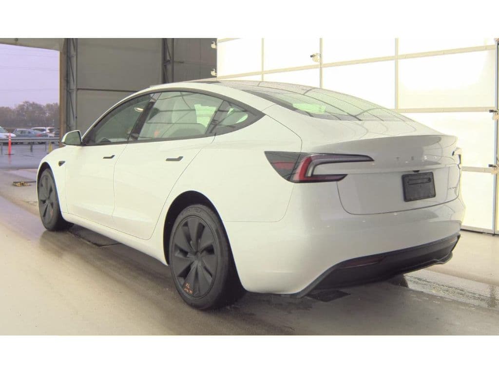 2024 Tesla Model 3 view 4