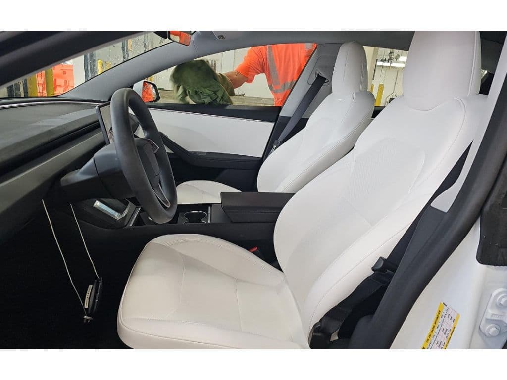 2024 Tesla Model 3 view 5