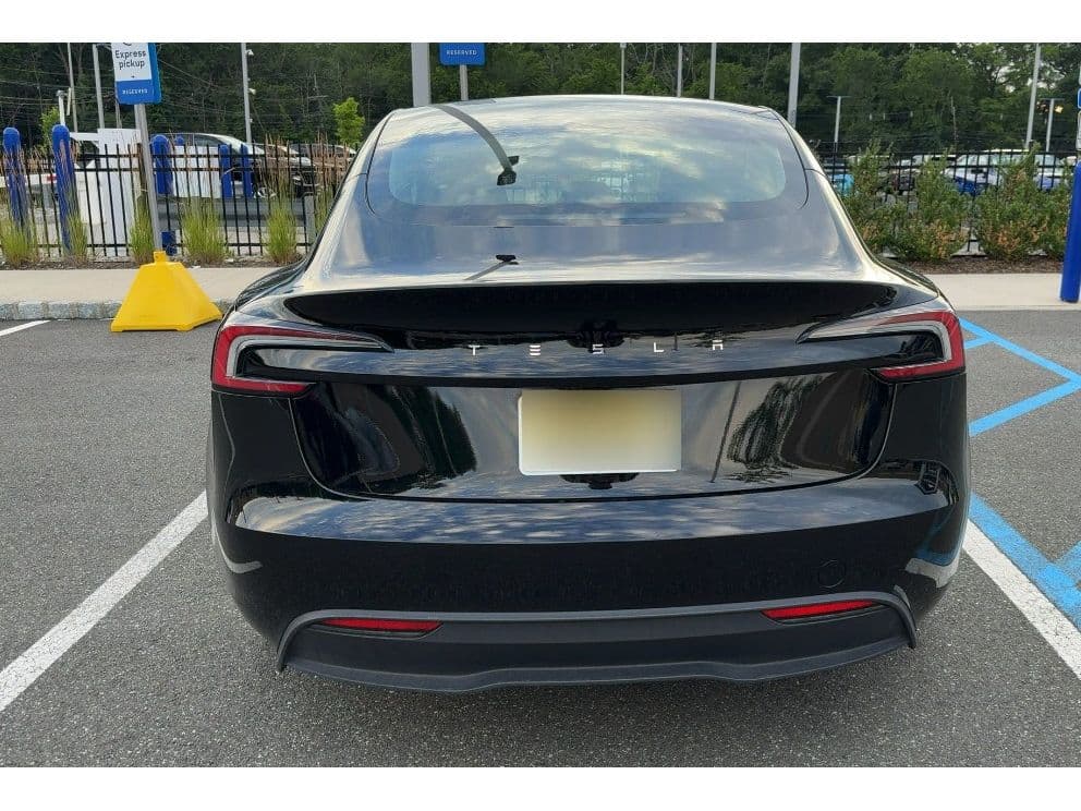 2024 Tesla Model 3 view 4