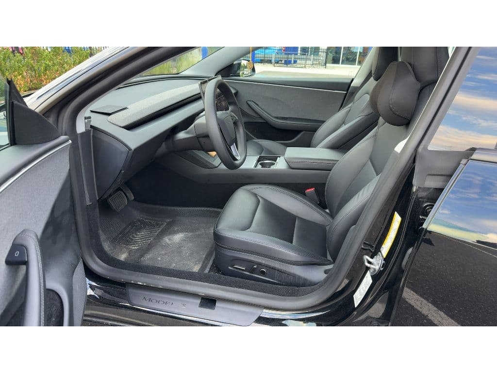 2024 Tesla Model 3 view 5