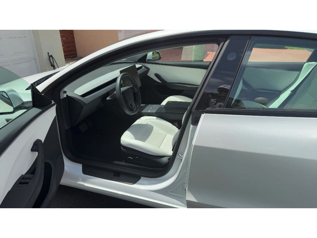 2024 Tesla Model 3 view 5