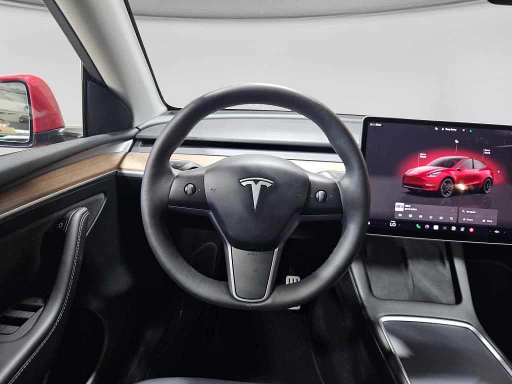2023 Tesla Model Y view 7