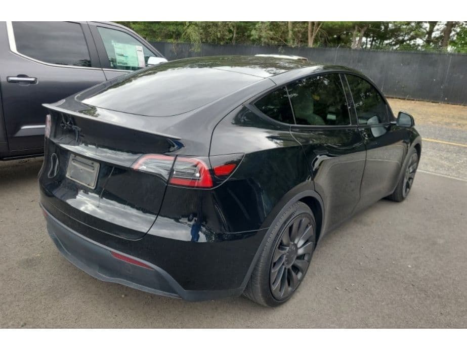 2023 Tesla Model Y view 3