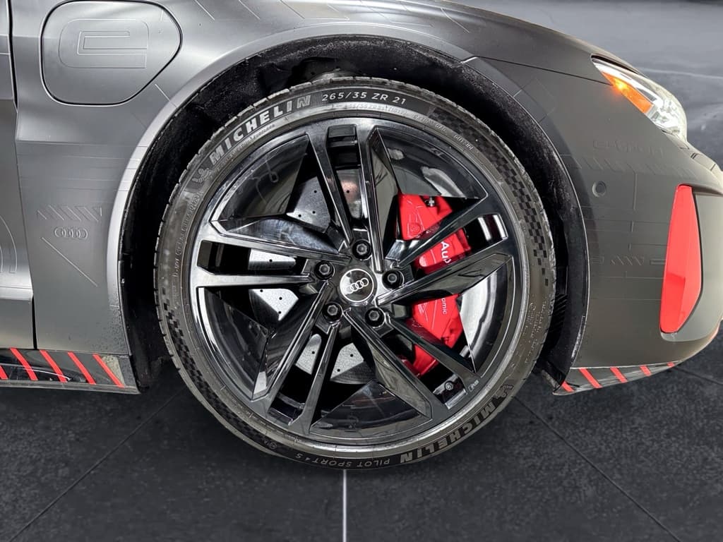 2023 Audi RS e-tron GT view 33