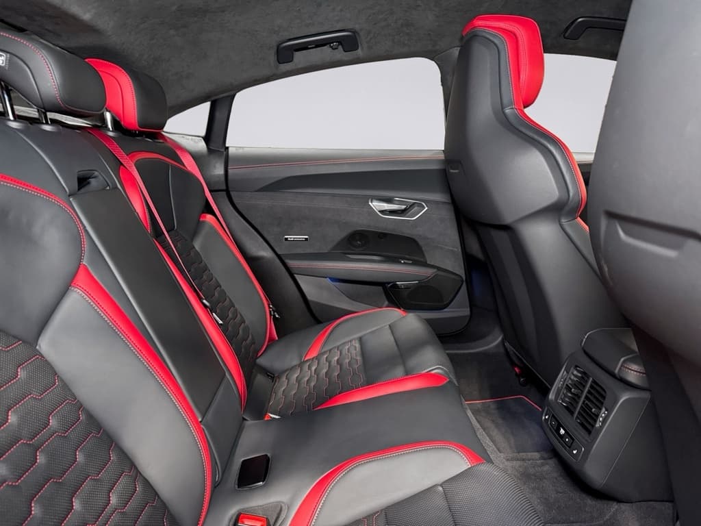 2023 Audi RS e-tron GT view 22