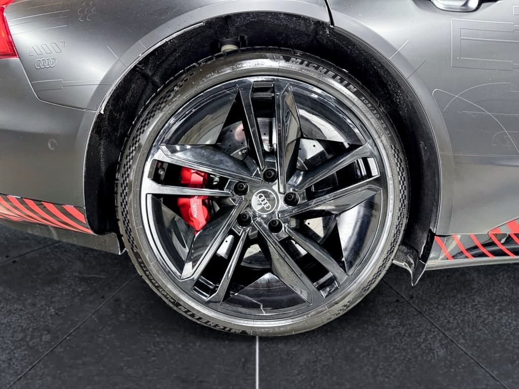 2023 Audi RS e-tron GT view 35