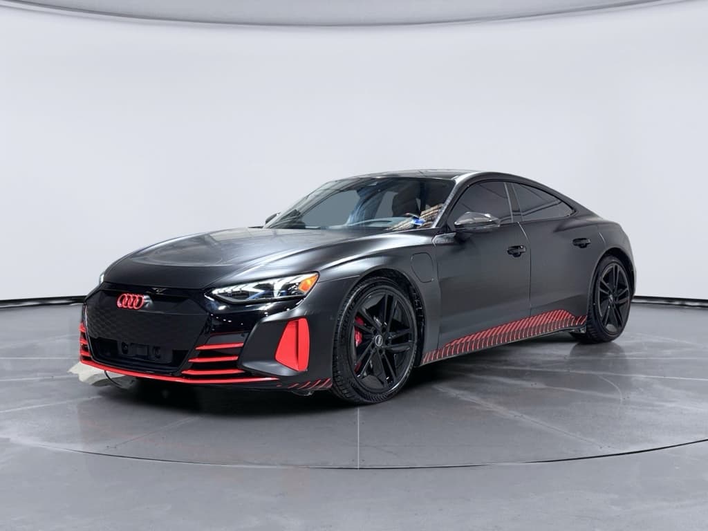 2023 Audi RS e-tron GT view 1