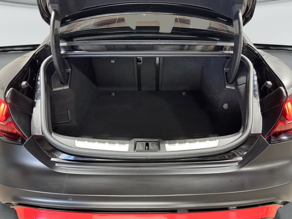 2023 Audi RS e-tron GT view 25