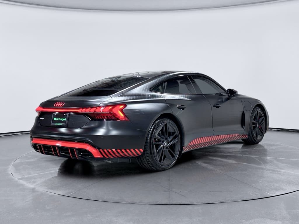 2023 Audi RS e-tron GT view 3
