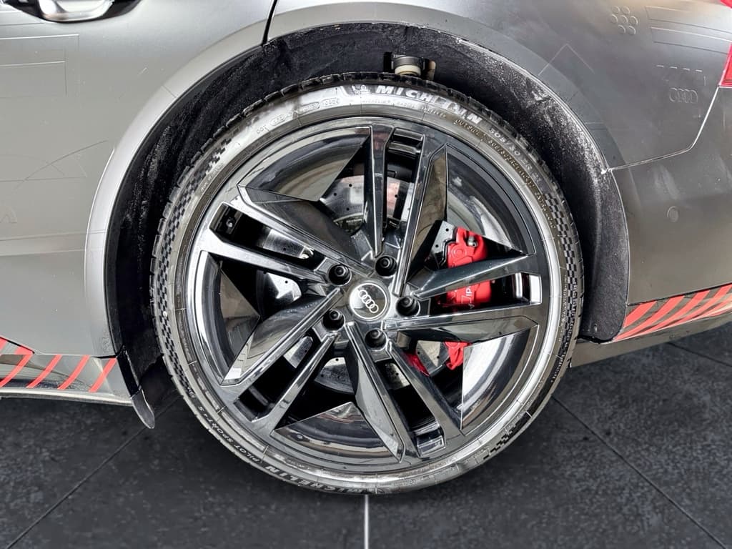 2023 Audi RS e-tron GT view 31