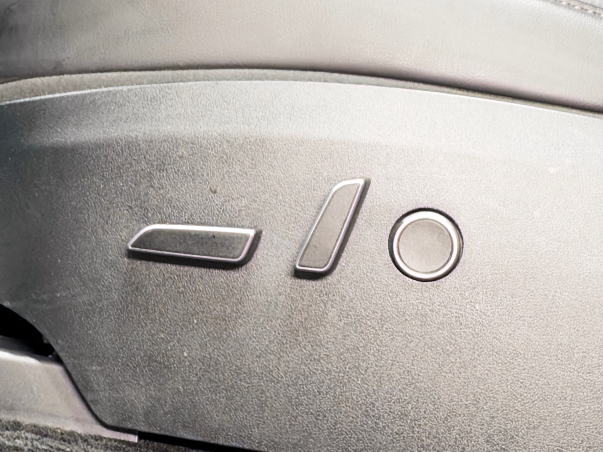 2023 Tesla Model Y view 6