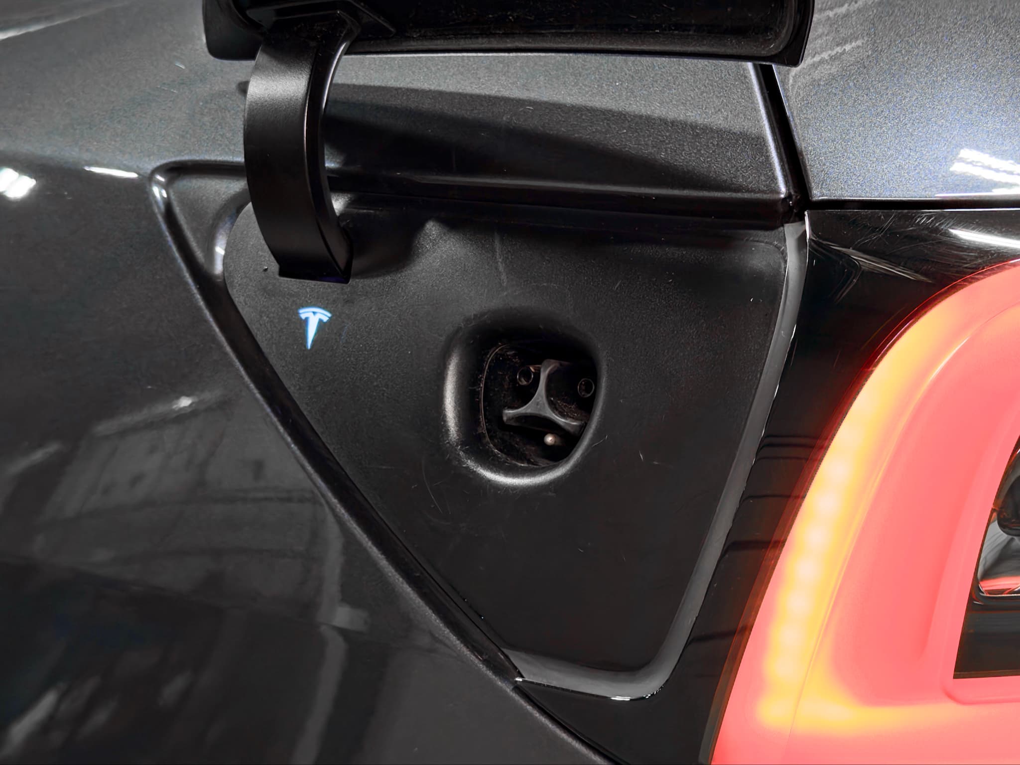 2023 Tesla Model Y view 5