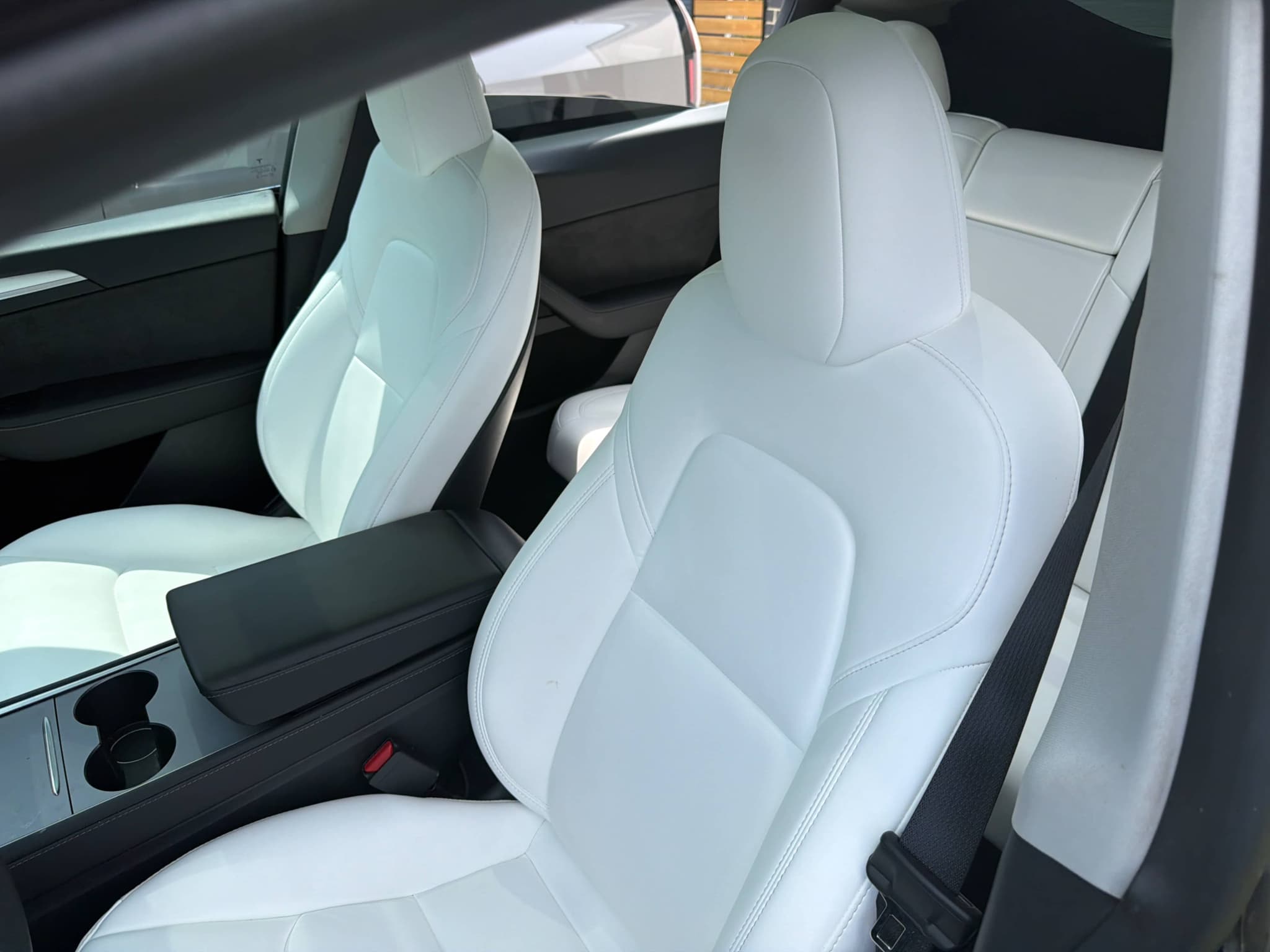2023 Tesla Model Y view 6