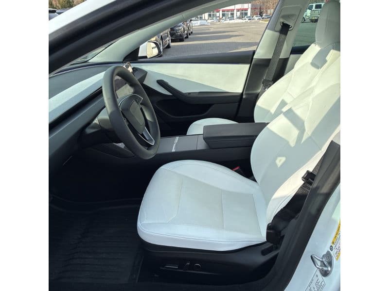 2025 Tesla Model 3 view 5