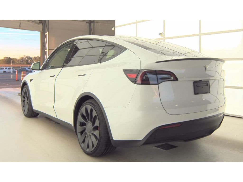 2023 Tesla Model Y view 4