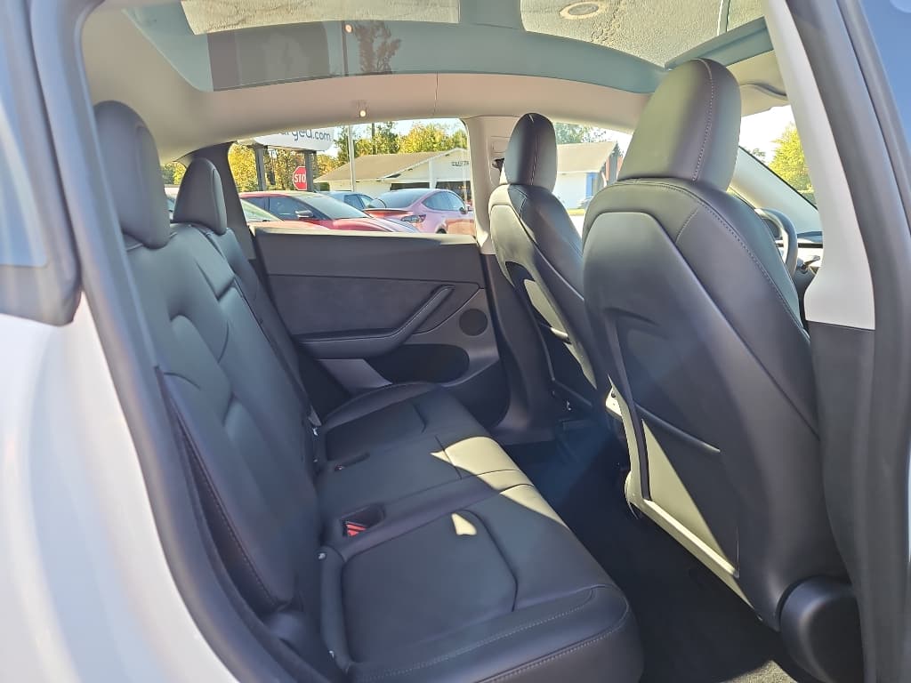 2023 Tesla Model Y view 21