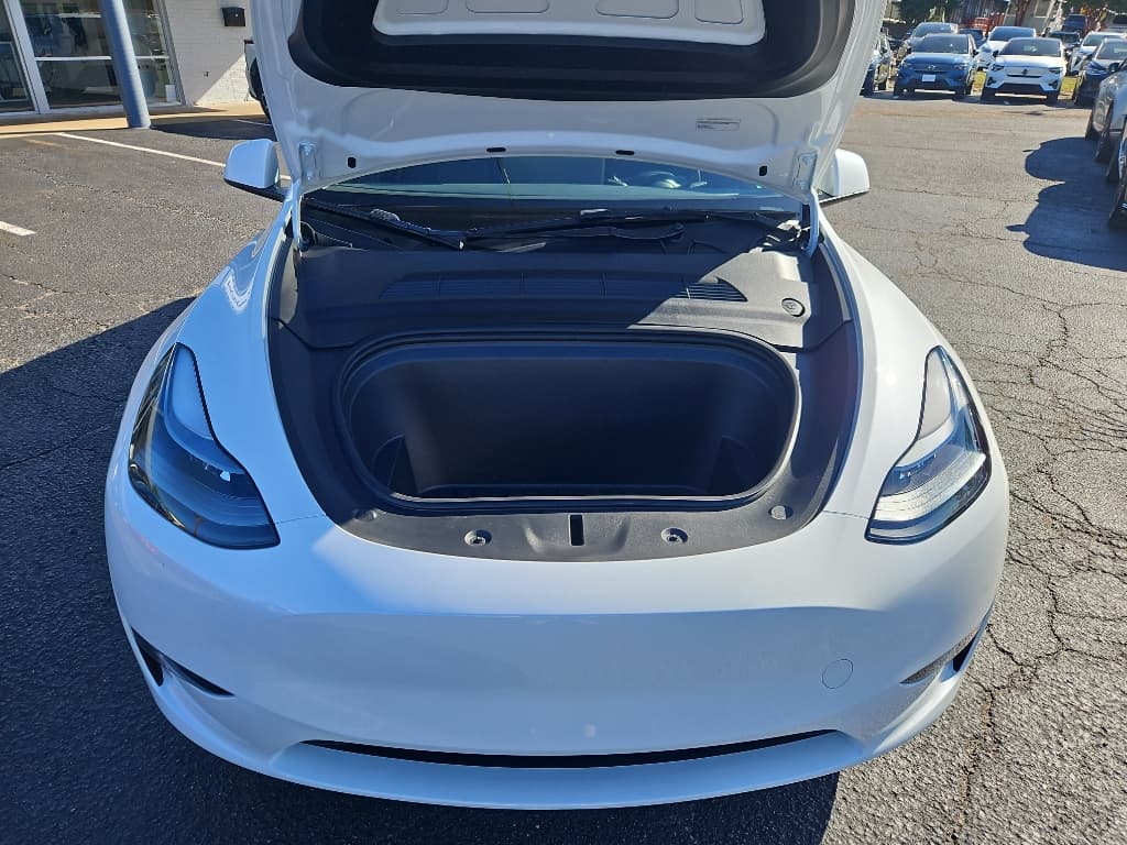 2023 Tesla Model Y view 24