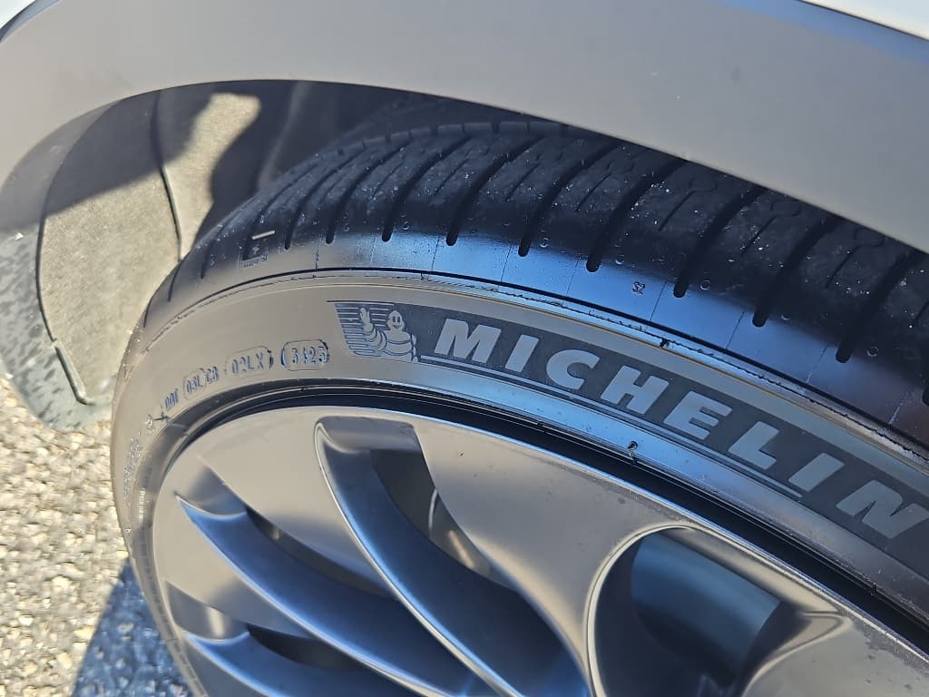 2023 Tesla Model Y view 30