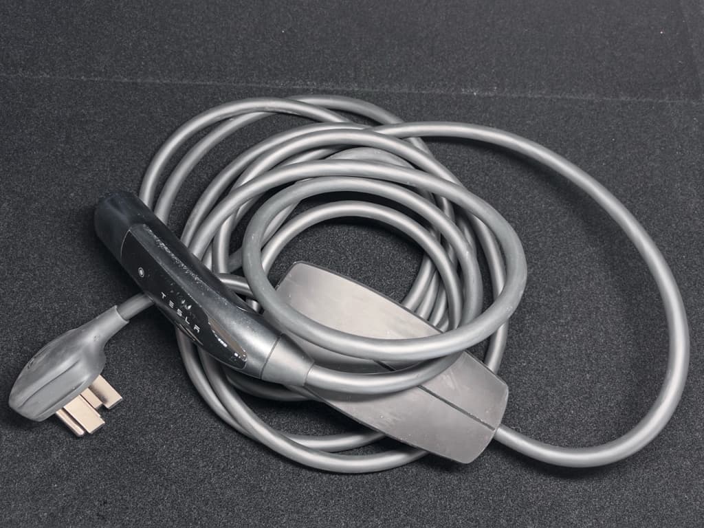 2025 Tesla Model 3 view 6
