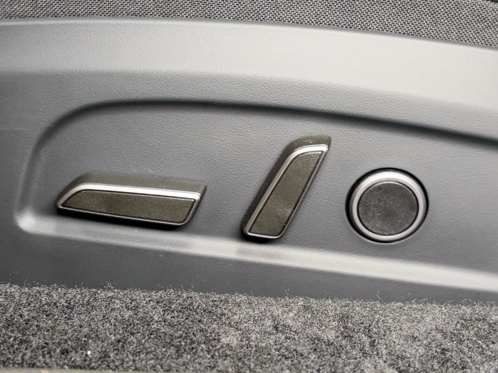 2025 Tesla Model 3 view 7