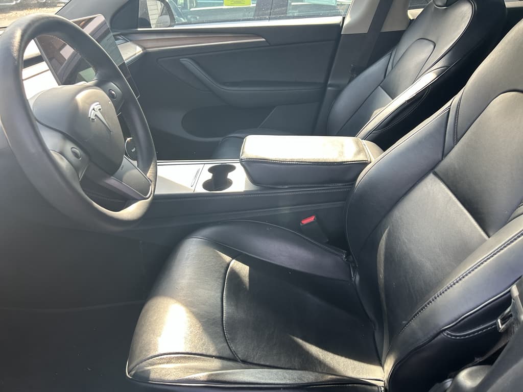 2023 Tesla Model Y view 5