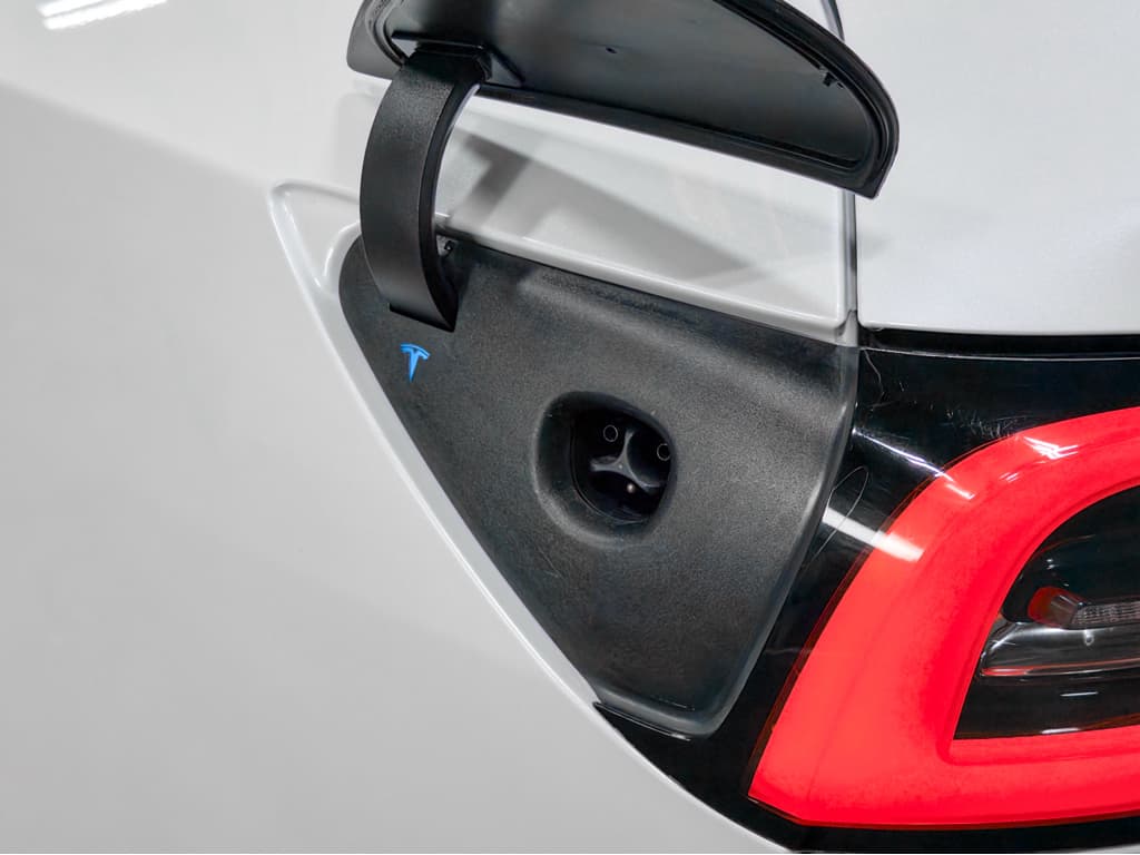 2021 Tesla Model 3 view 5