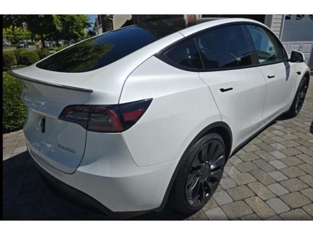 2023 Tesla Model Y view 4