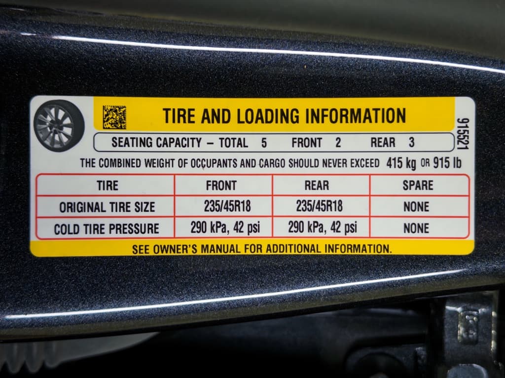 2025 Tesla Model 3 view 29