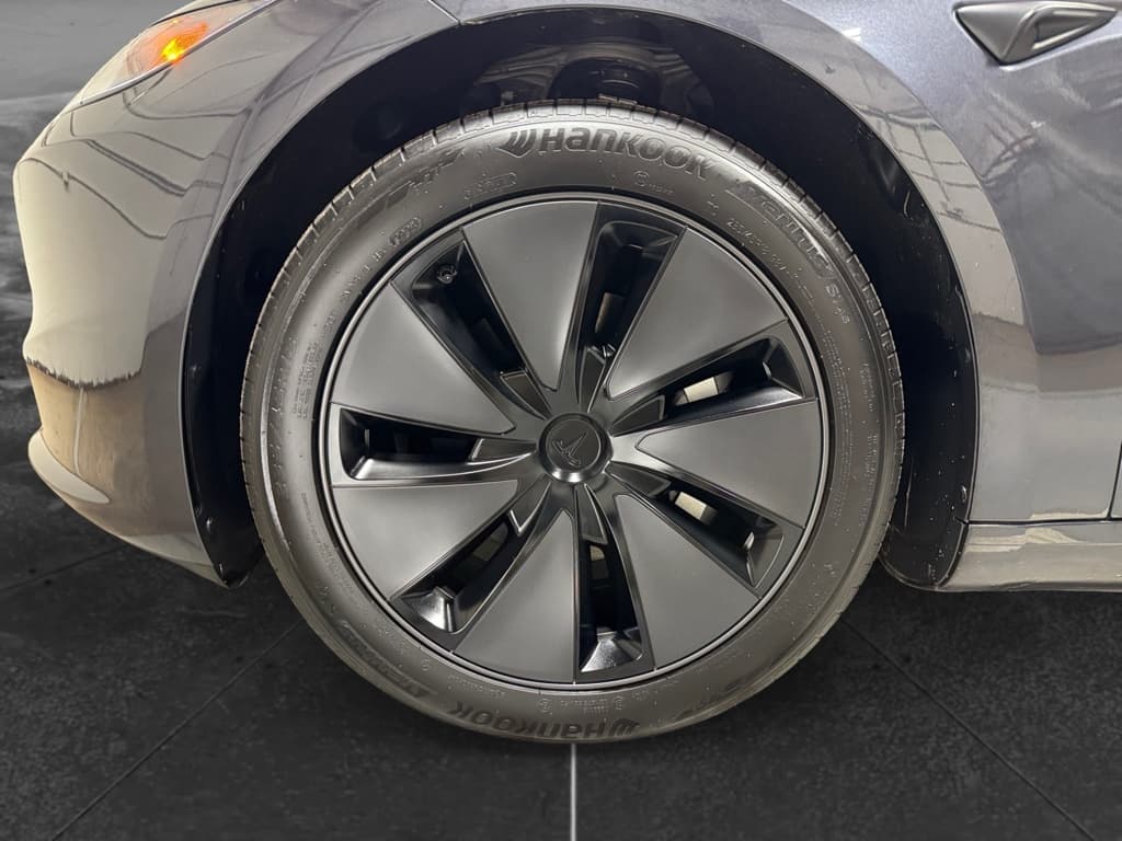 2025 Tesla Model 3 view 30