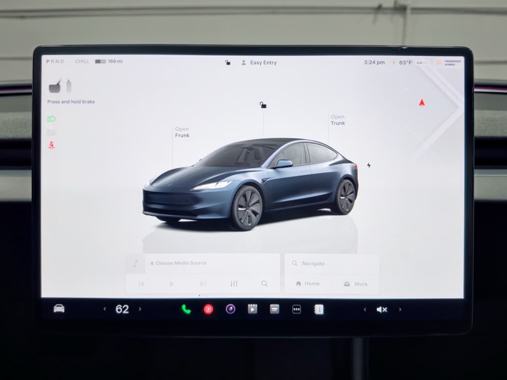 2025 Tesla Model 3 view 9