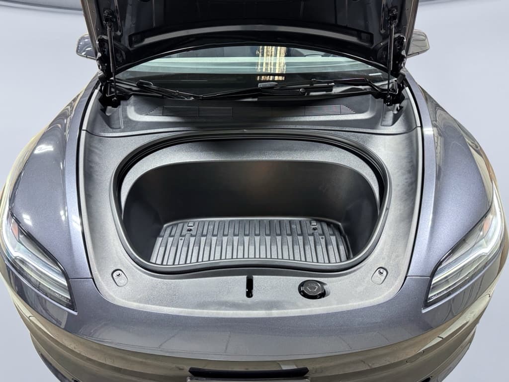 2025 Tesla Model 3 view 24