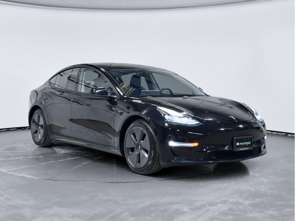 2021 Tesla Model 3 view 4