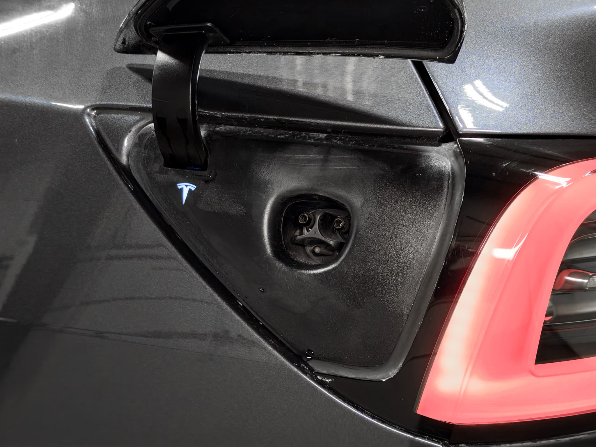 2023 Tesla Model Y view 5