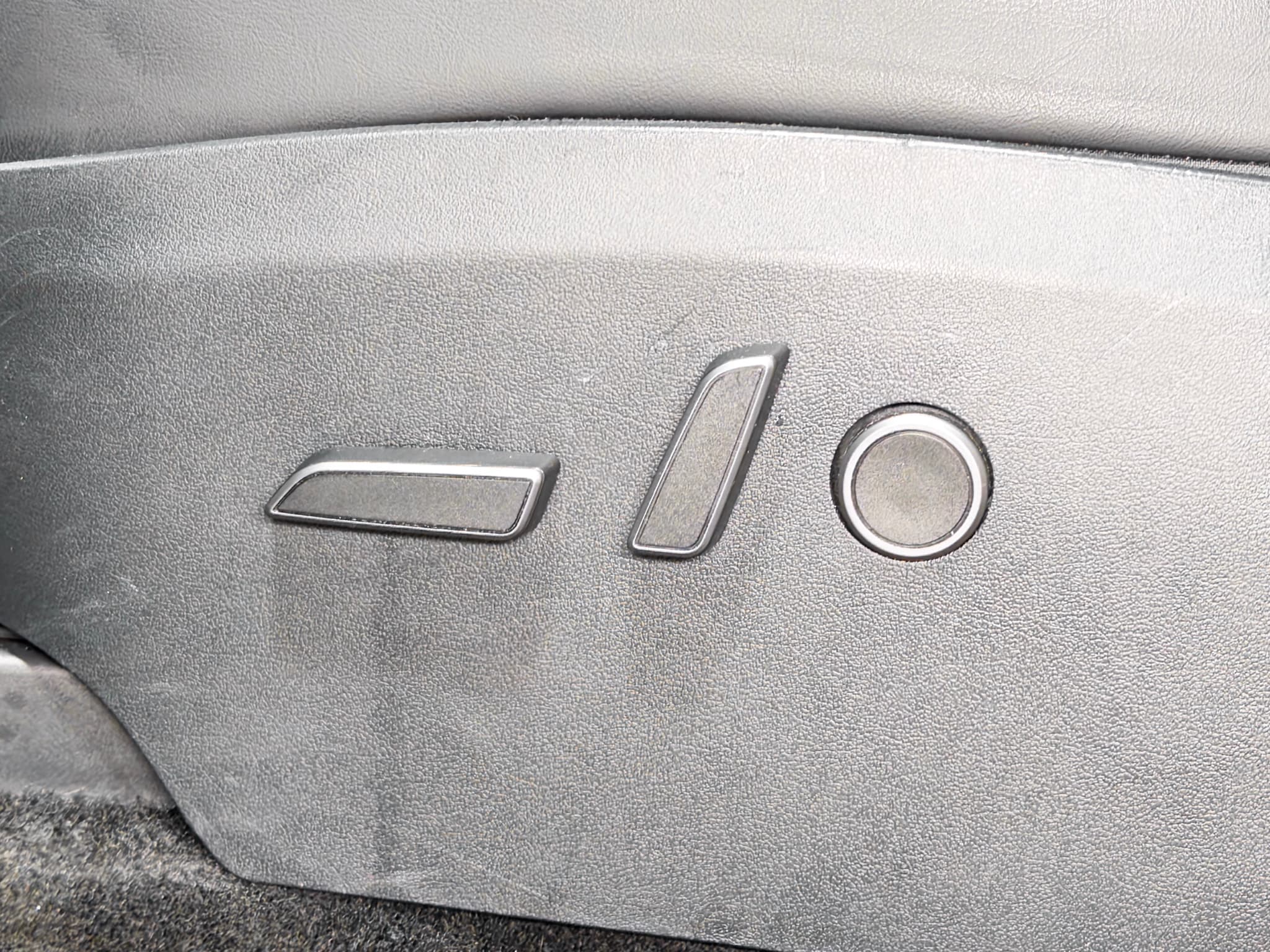 2023 Tesla Model Y view 7