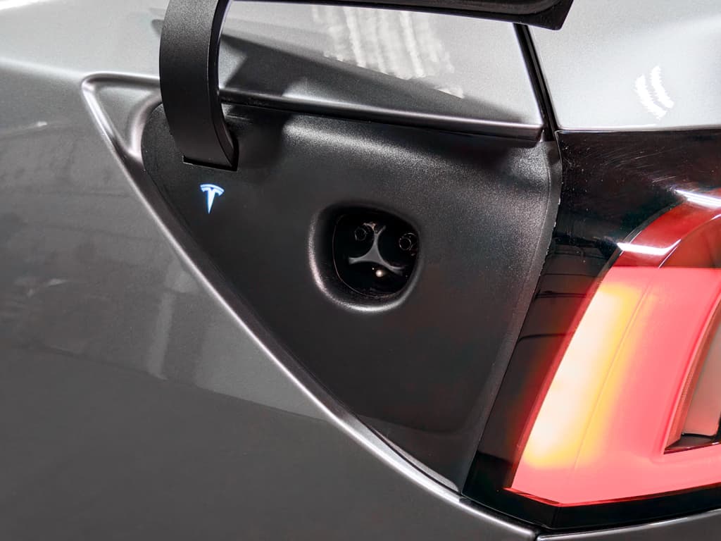 2025 Tesla Model 3 view 5