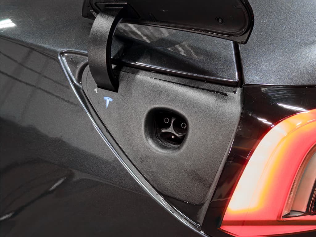 2025 Tesla Model 3 view 5