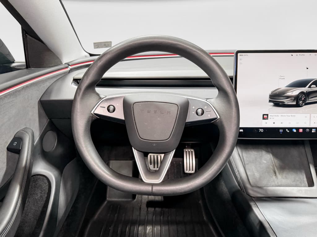 2025 Tesla Model 3 view 7