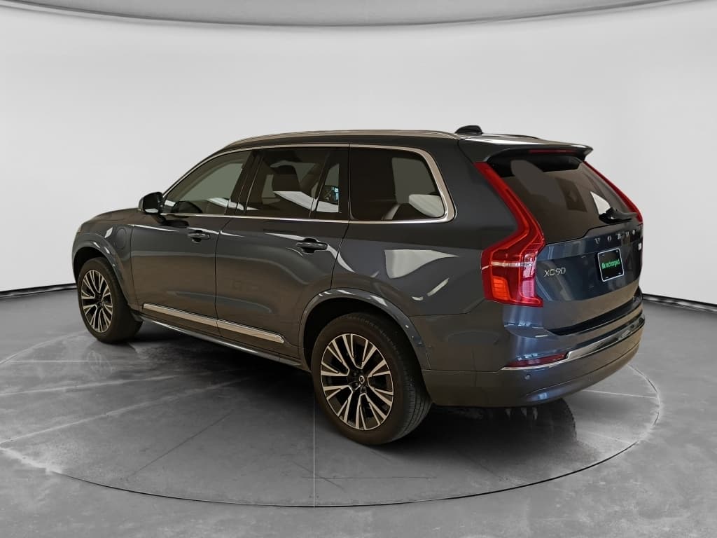 2023 Volvo XC90 view 4