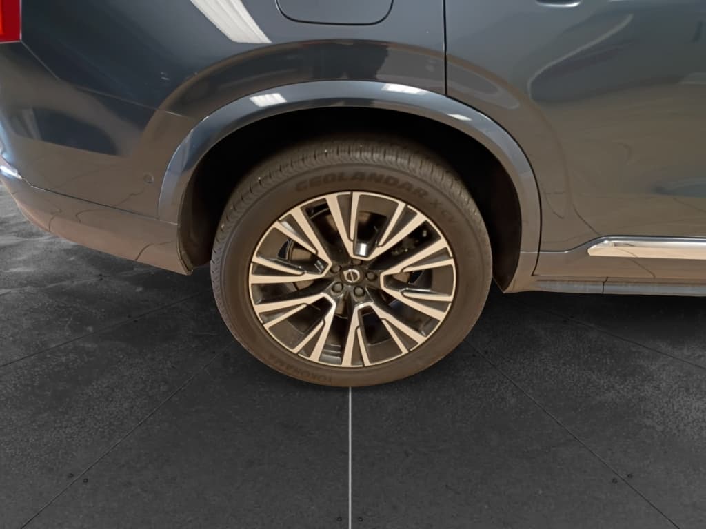 2023 Volvo XC90 view 7