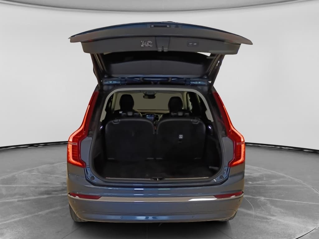 2023 Volvo XC90 view 6