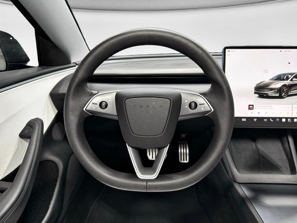 2025 Tesla Model 3 view 7