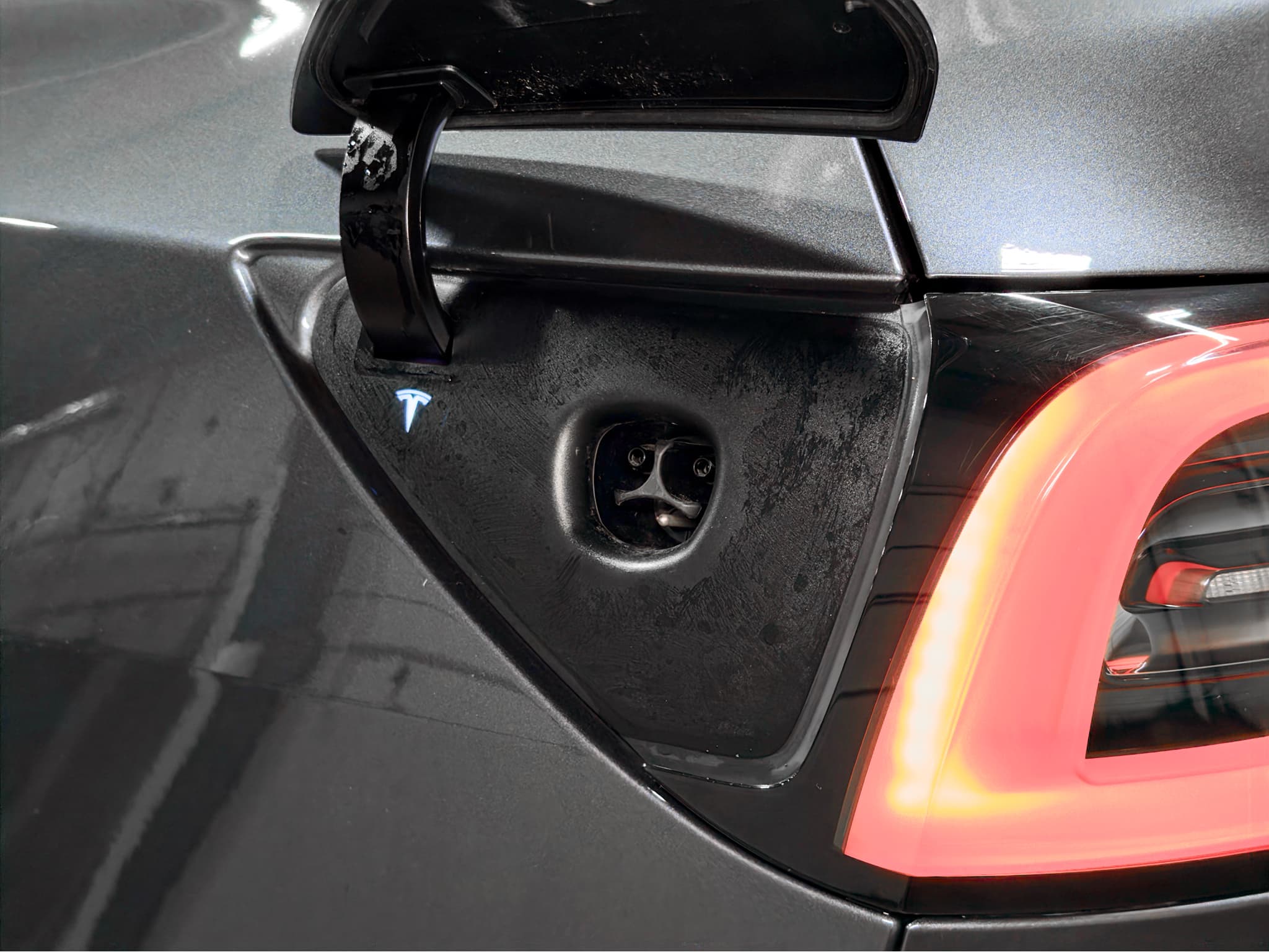 2023 Tesla Model Y view 5