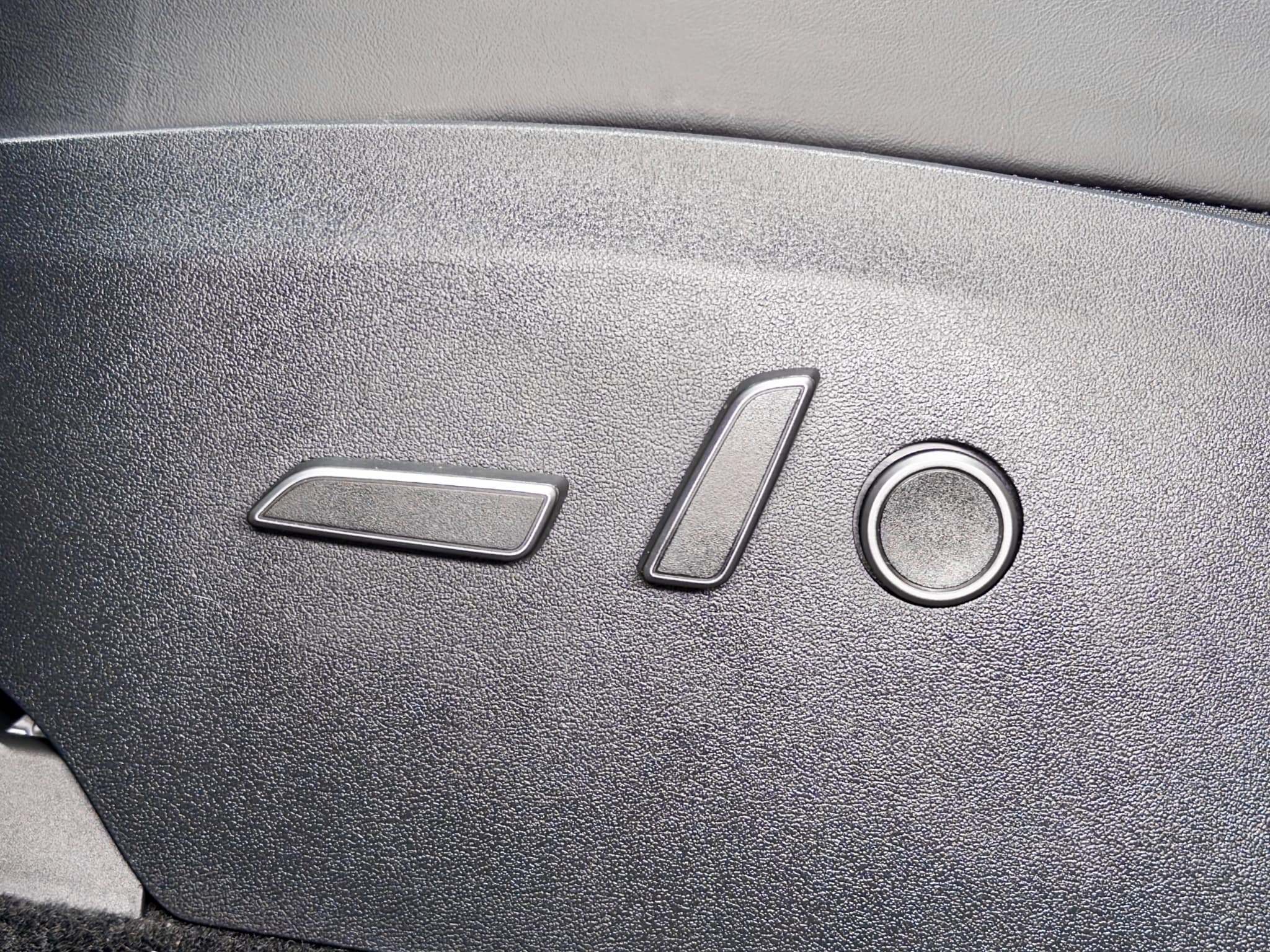 2023 Tesla Model Y view 6