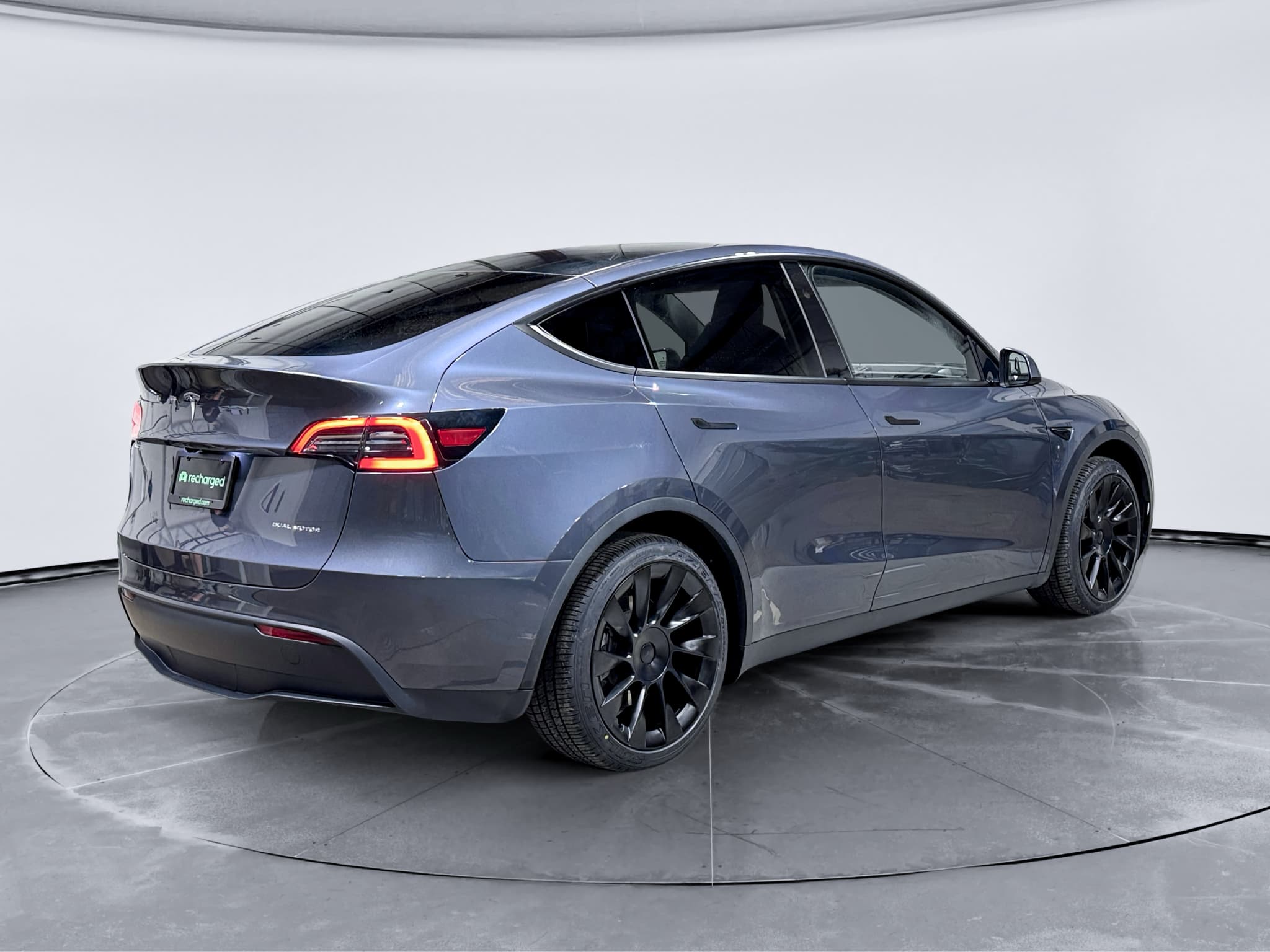 2023 Tesla Model Y view 3